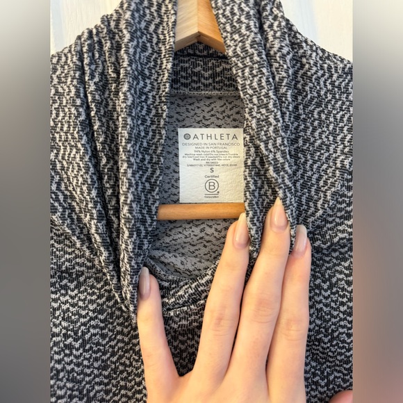 ATHLETA Flurry Peak Long Sleeve Top Turtleneck Base Layer S - Picture 5 of 11